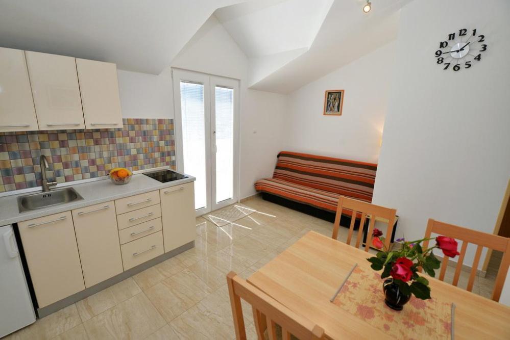 Apartments Viola Betina  Zimmer foto