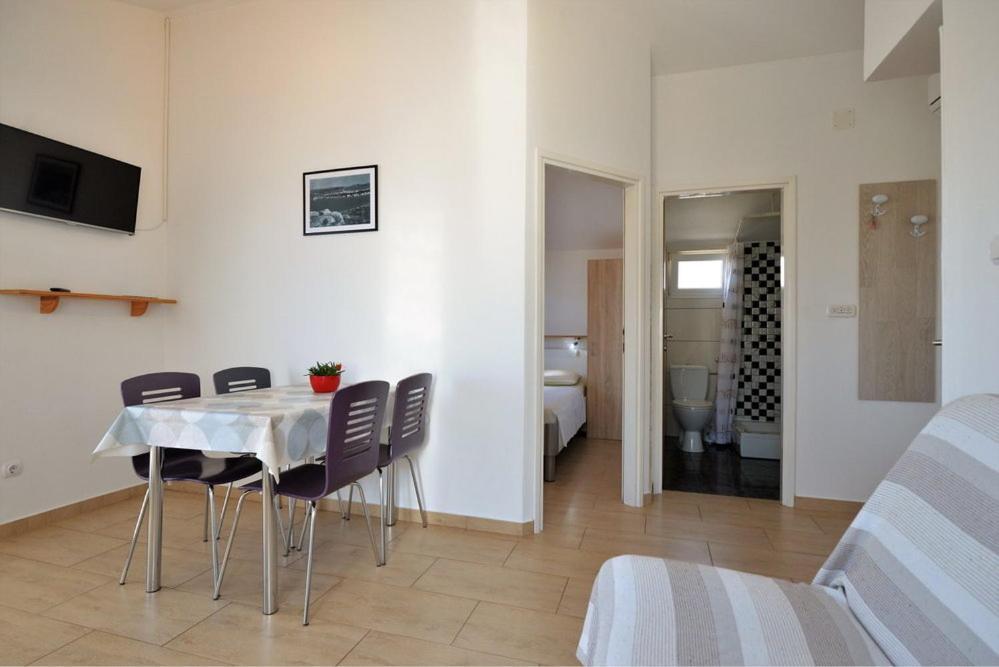 Apartments Viola Betina  Zimmer foto